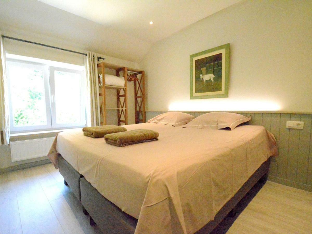Large Townhouse With Pool Table Villa Bouillon Exterior photo